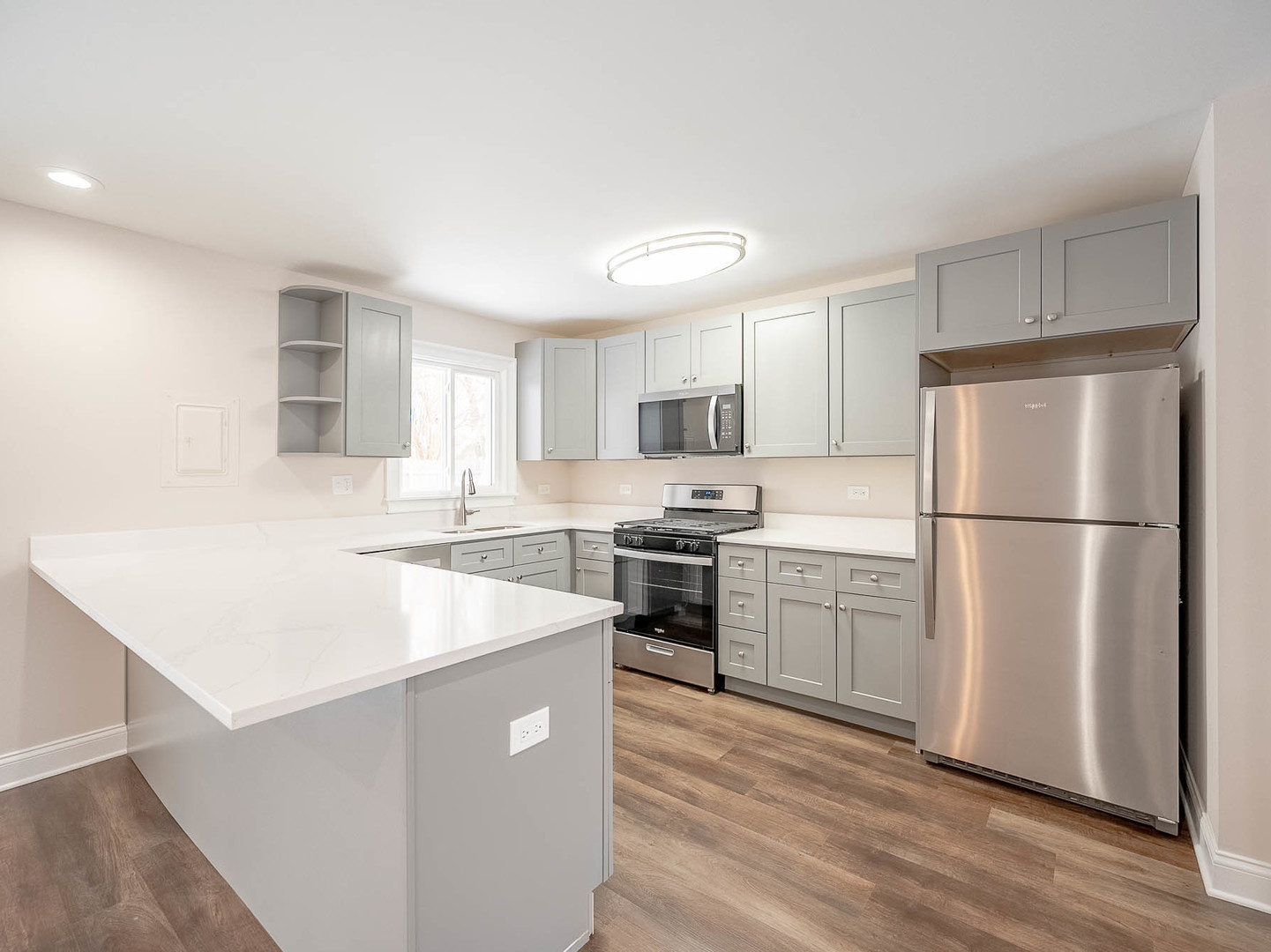 906 Natoma Ct Joliet, IL 60431