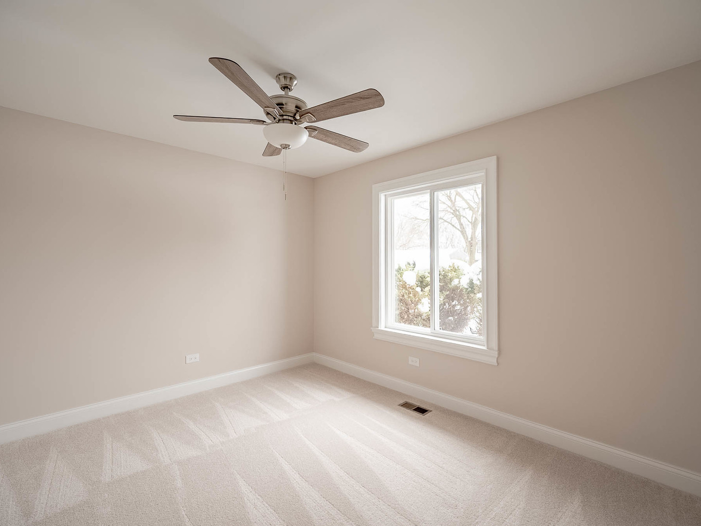 906 Natoma Ct Joliet, IL 60431