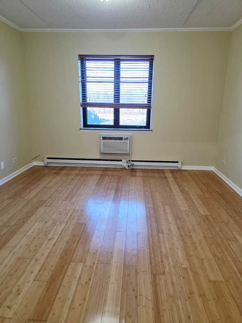 9078 W Heathwood Dr #1M Niles, IL 60714