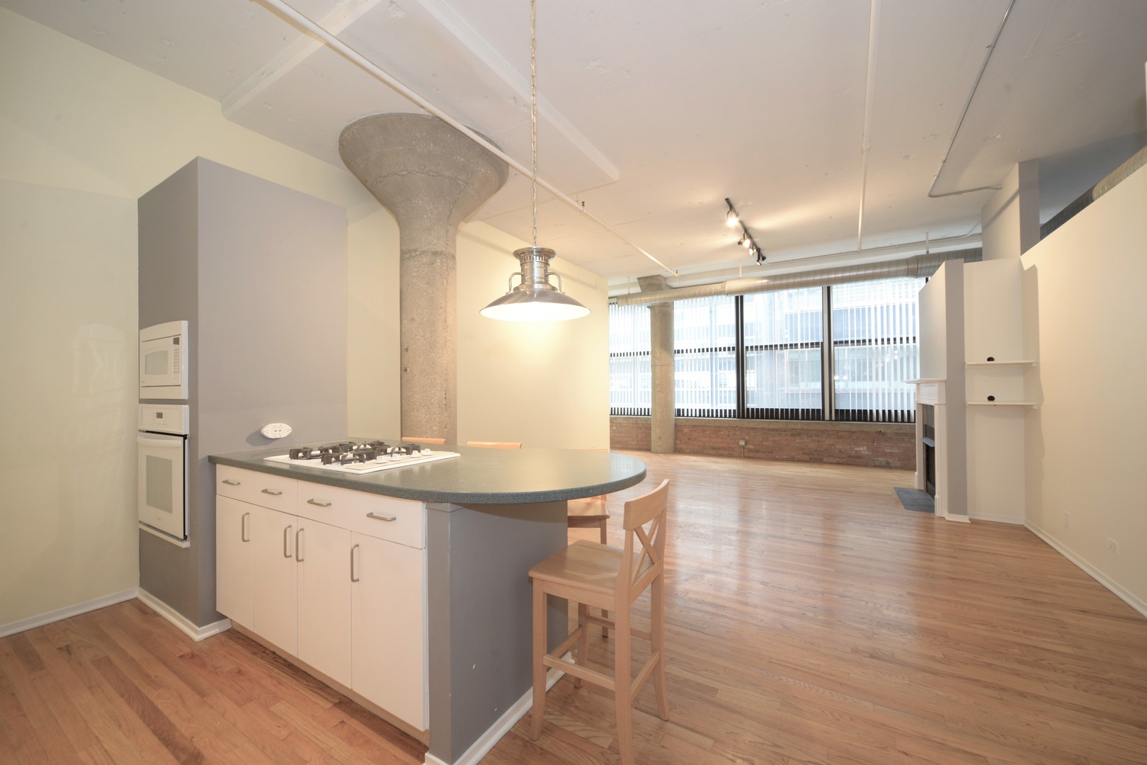 130 S Canal St #409 Chicago, IL 60606