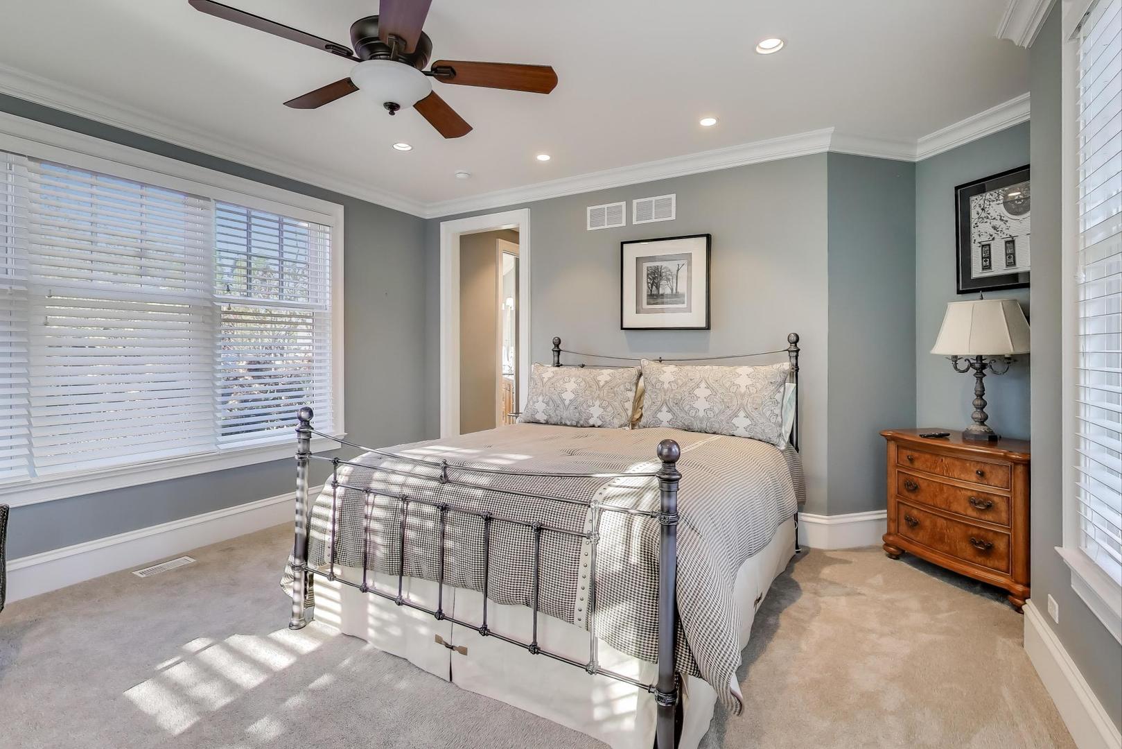 347 Blfs Edge Dr Lake Forest, IL 60045