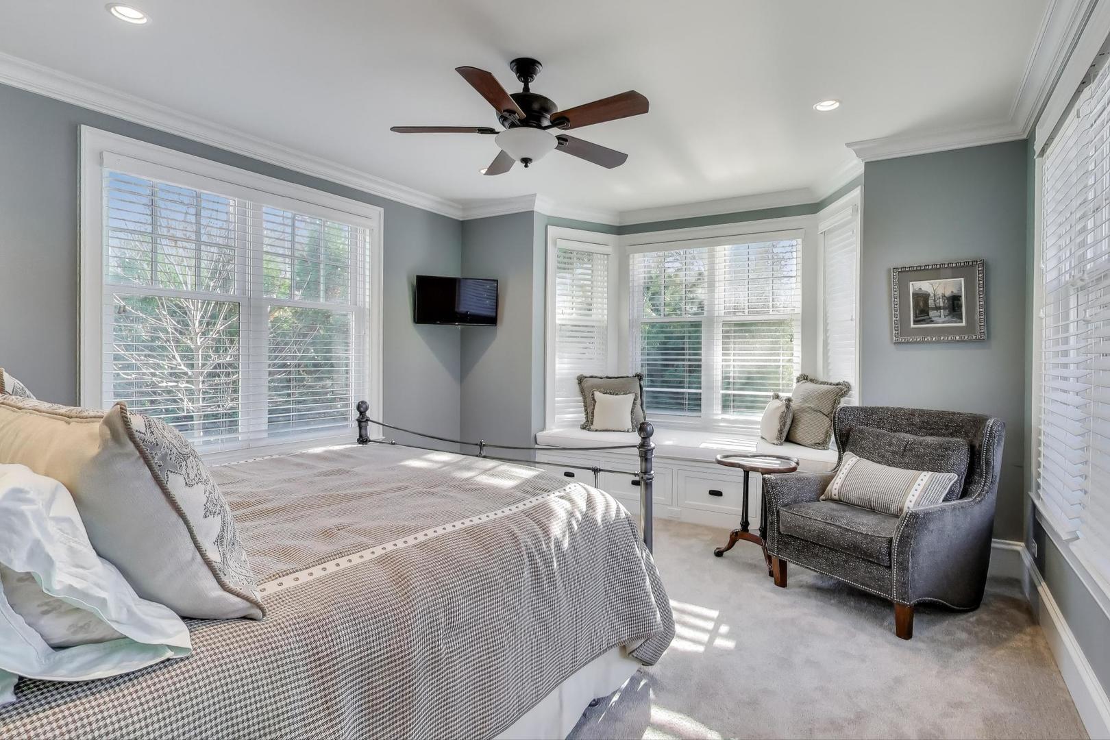 347 Blfs Edge Dr Lake Forest, IL 60045