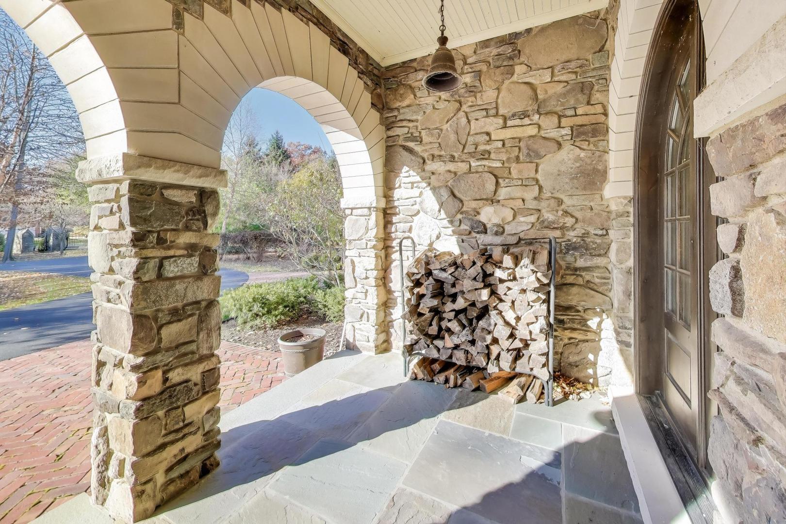 347 Blfs Edge Dr Lake Forest, IL 60045