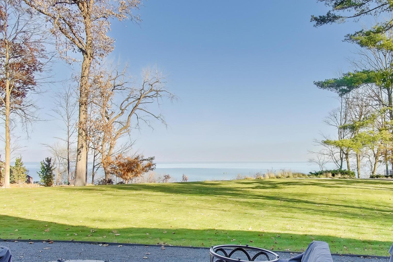 347 Blfs Edge Dr Lake Forest, IL 60045