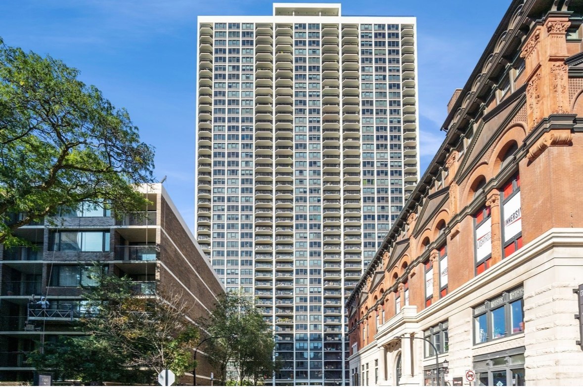 1560 N Sandburg Ter #2909
