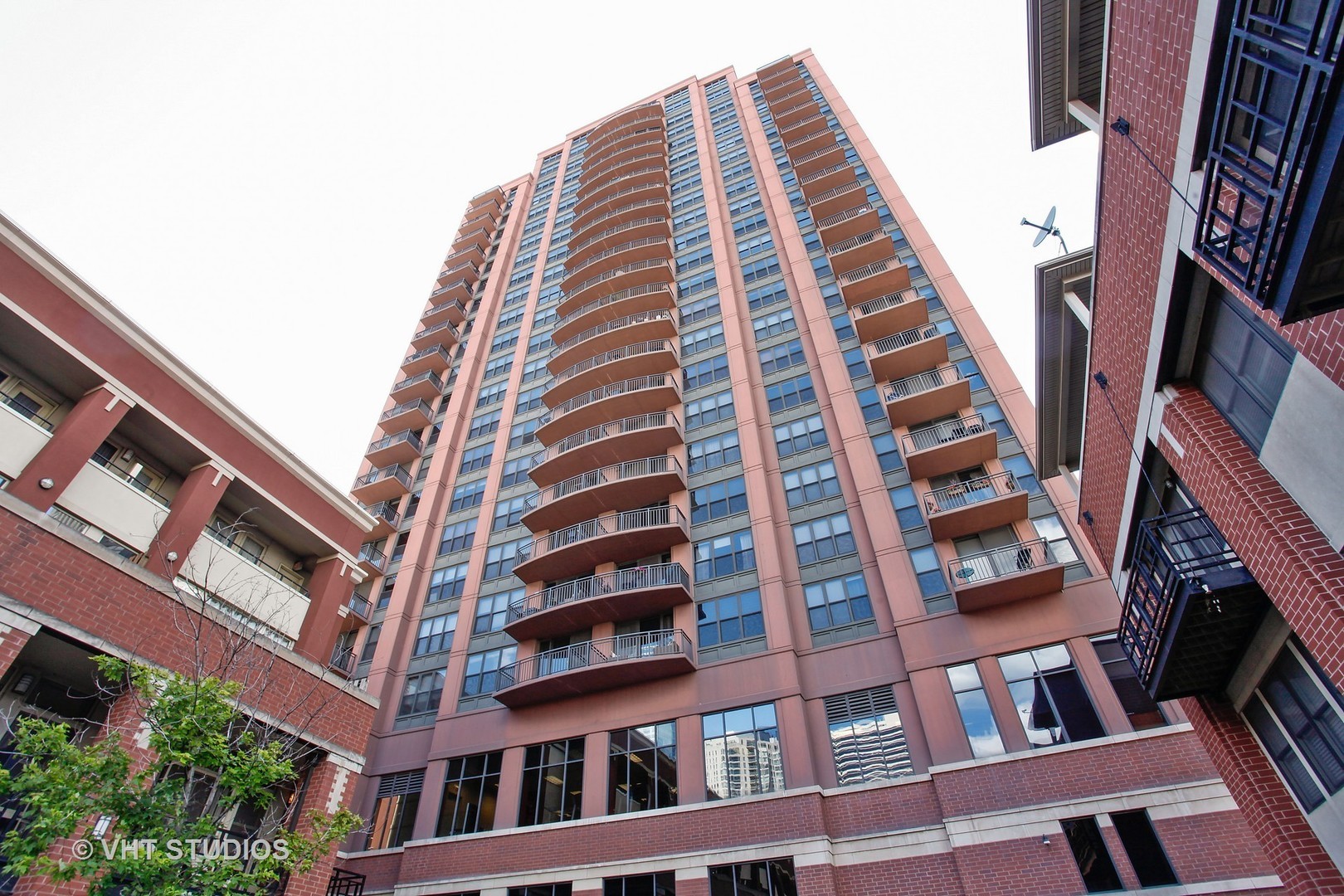 330 N Jefferson St #1303