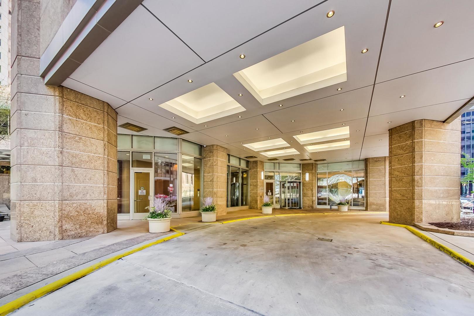 222 N Columbus Dr #1303 Chicago, IL 60601