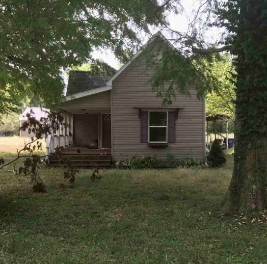 802 North Rd West Frankfort, IL 62896