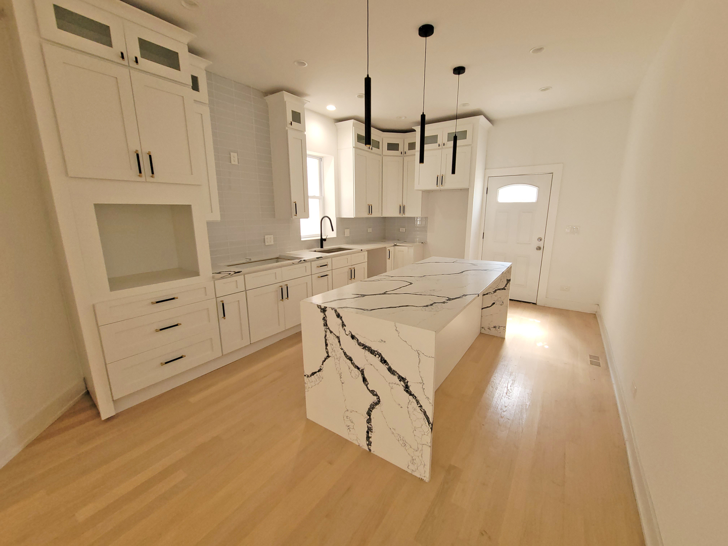 6442 S INGLESIDE Ave Chicago, IL 60637