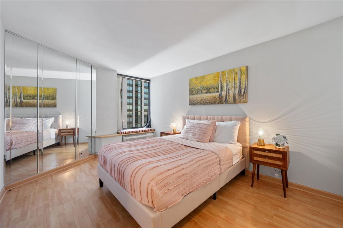 155 N Hbr Dr #2105 Chicago, IL 60601