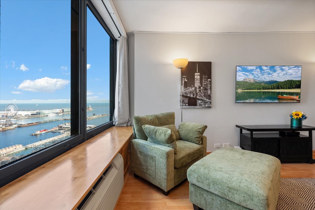 155 N Hbr Dr #2105 Chicago, IL 60601