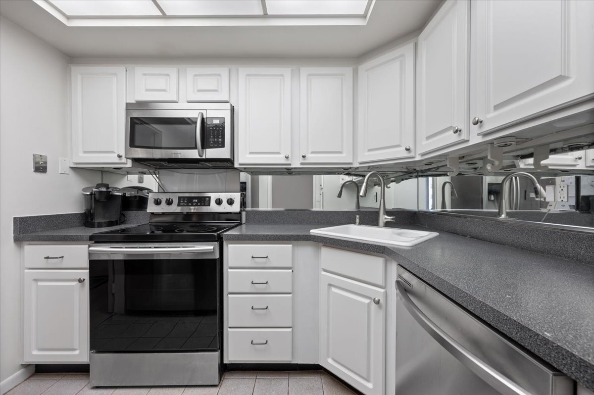 155 N Hbr Dr #2105 Chicago, IL 60601