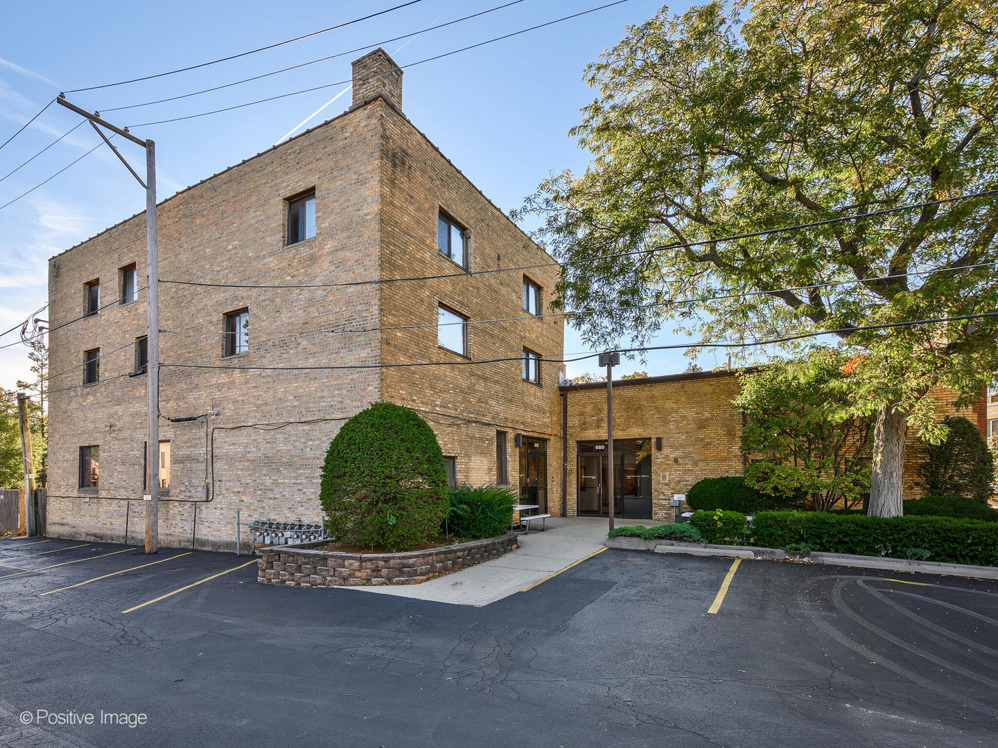 660 La Salle Pl Highland Park, IL 60035