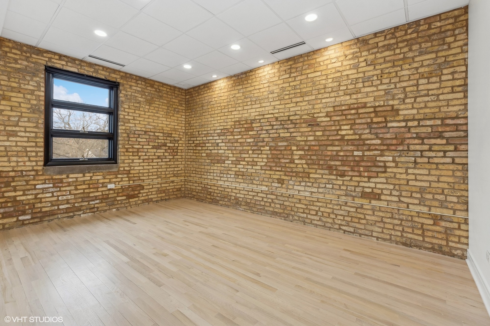 660 La Salle Pl Highland Park, IL 60035