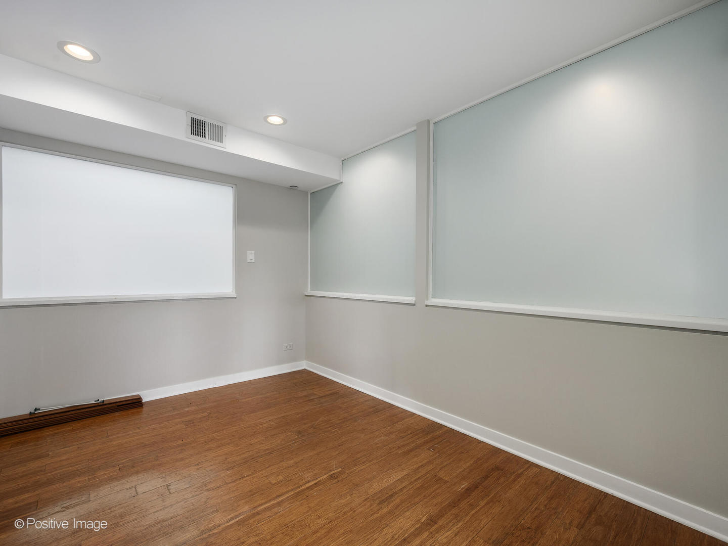 660 La Salle Pl Highland Park, IL 60035