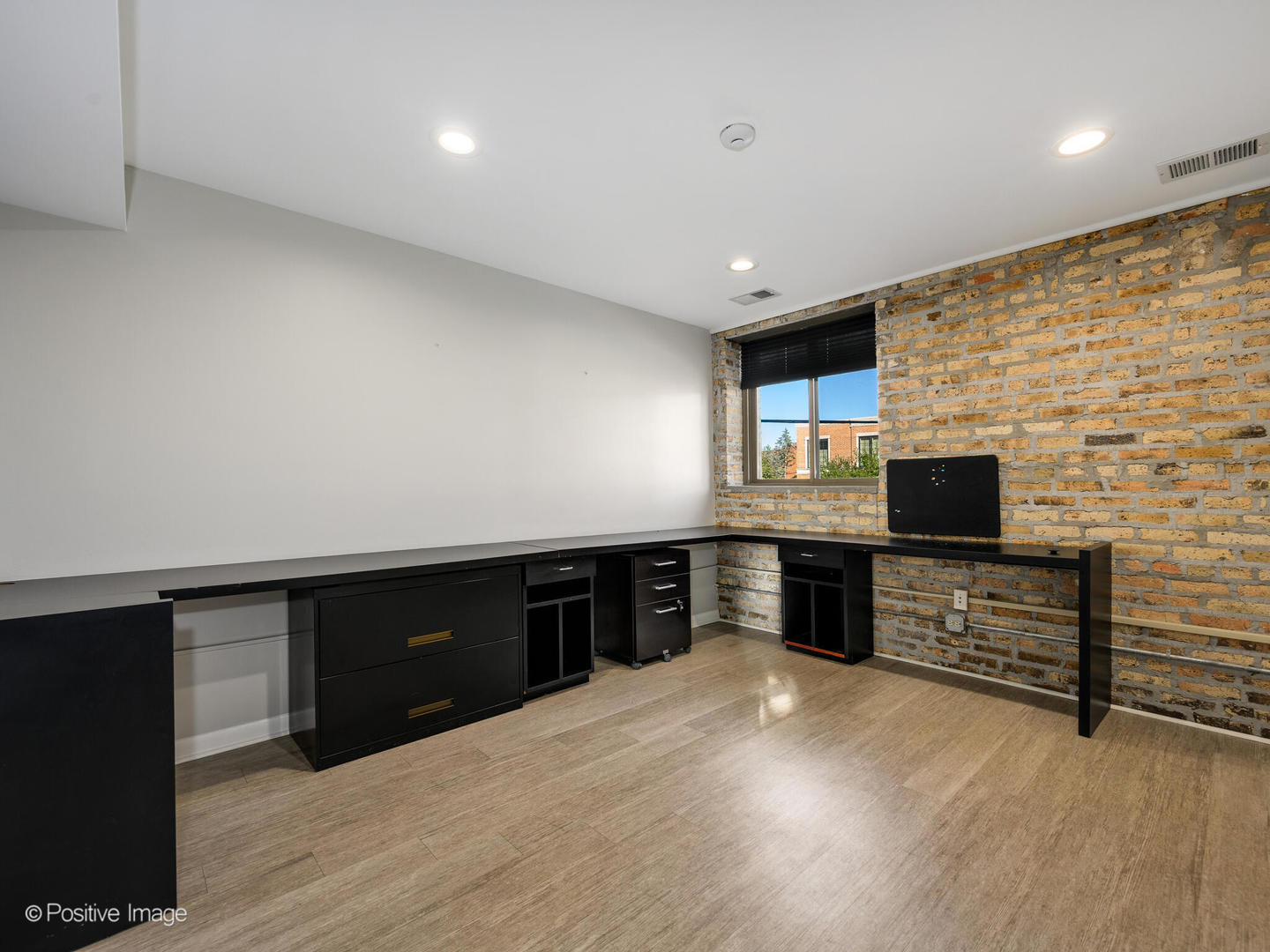 660 La Salle Pl Highland Park, IL 60035