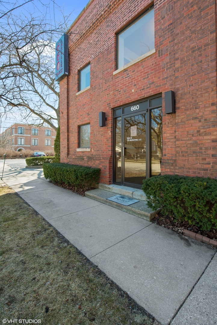 660 La Salle Pl Highland Park, IL 60035