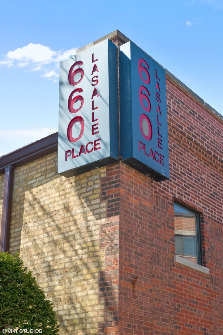 660 La Salle Pl Highland Park, IL 60035