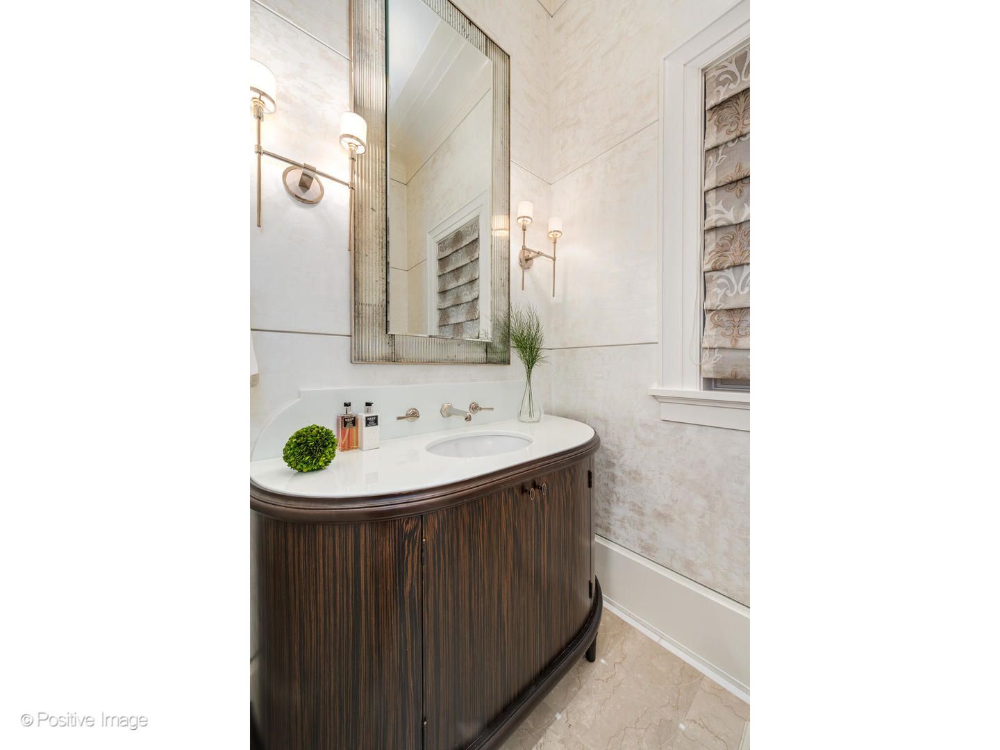 1853 N Burling St Chicago, IL 60614