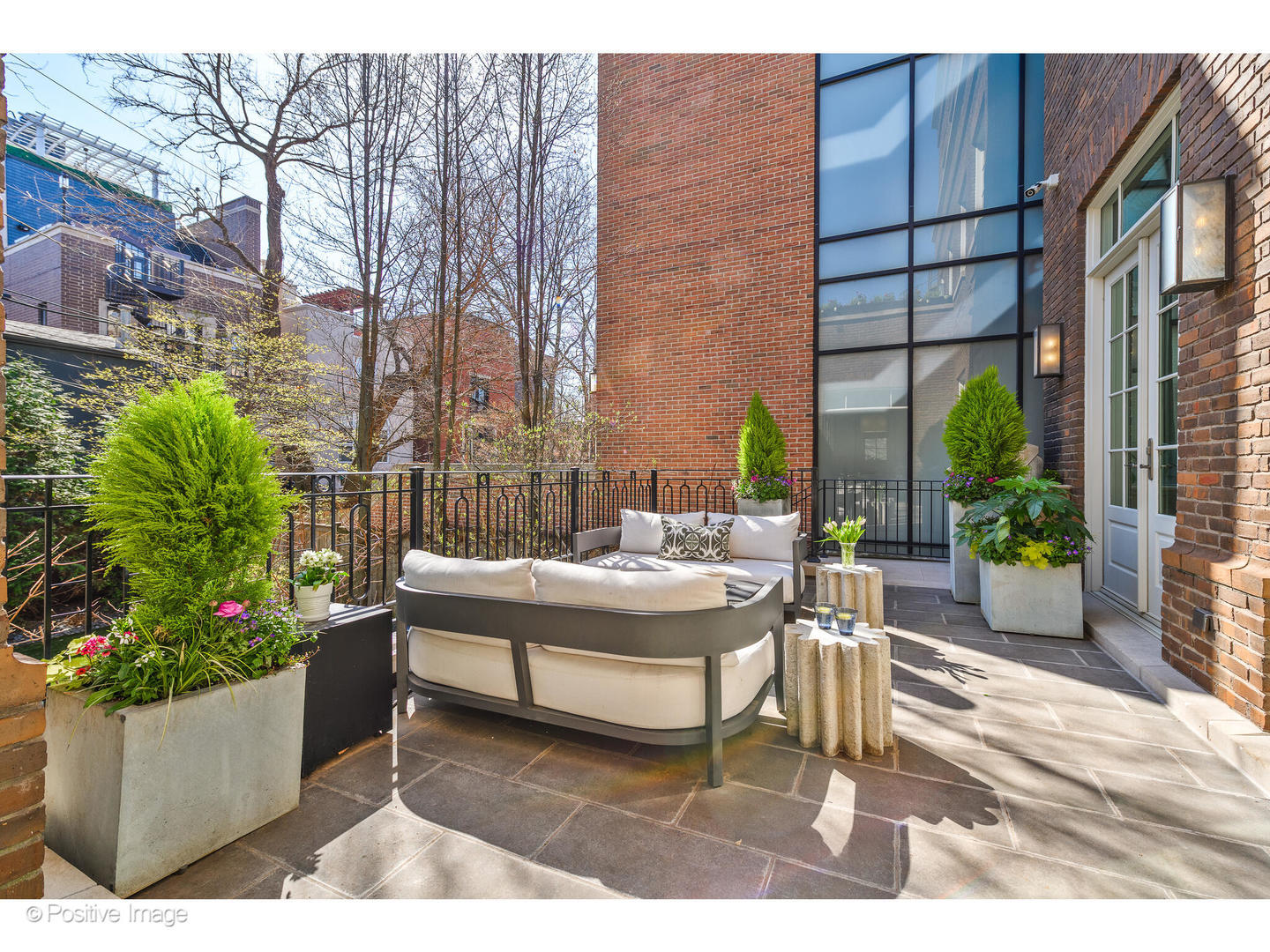 1853 N Burling St Chicago, IL 60614