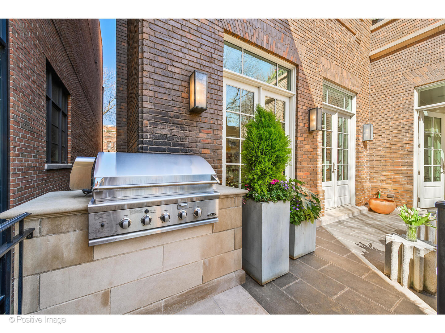 1853 N Burling St Chicago, IL 60614