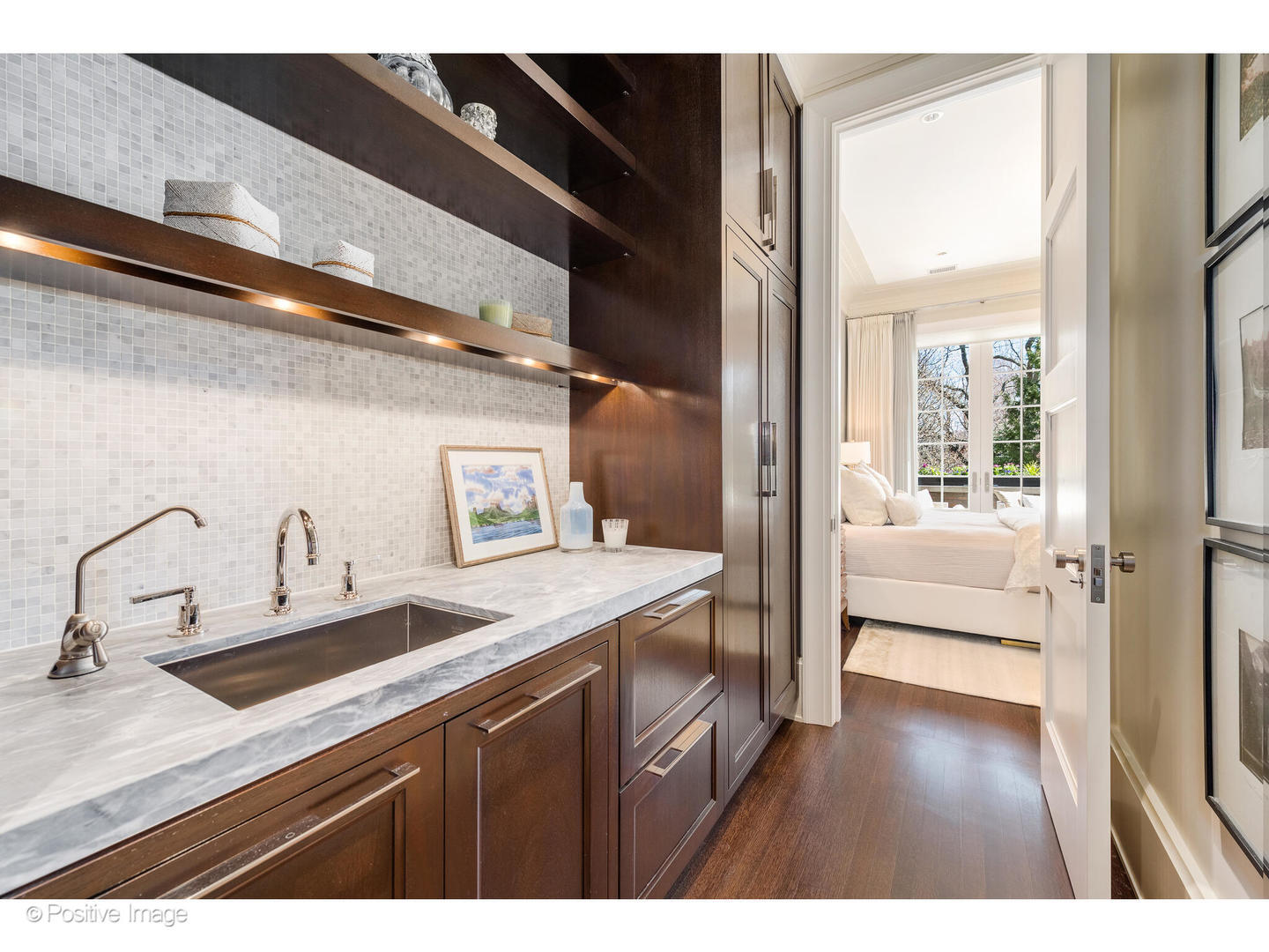 1853 N Burling St Chicago, IL 60614