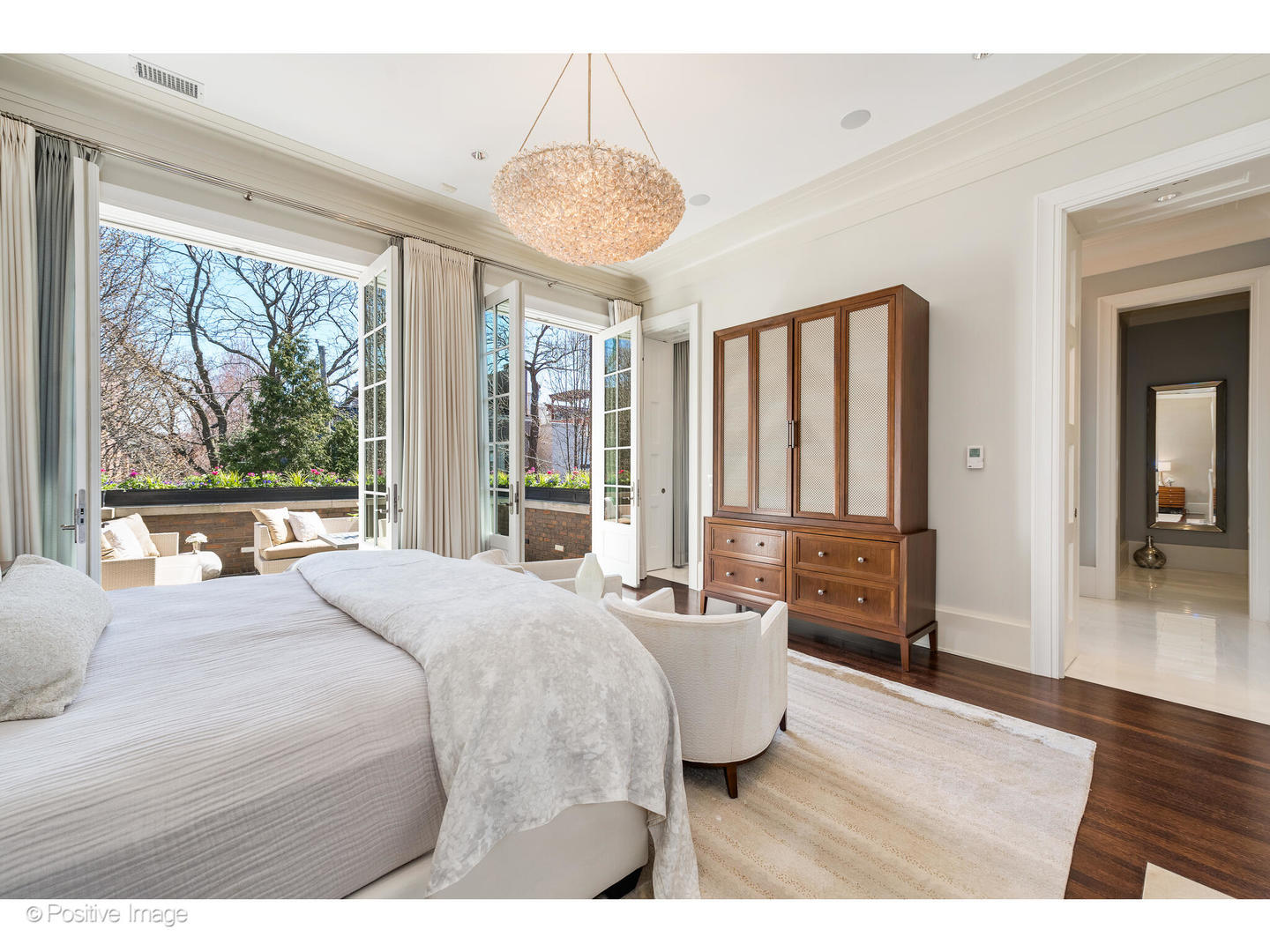 1853 N Burling St Chicago, IL 60614