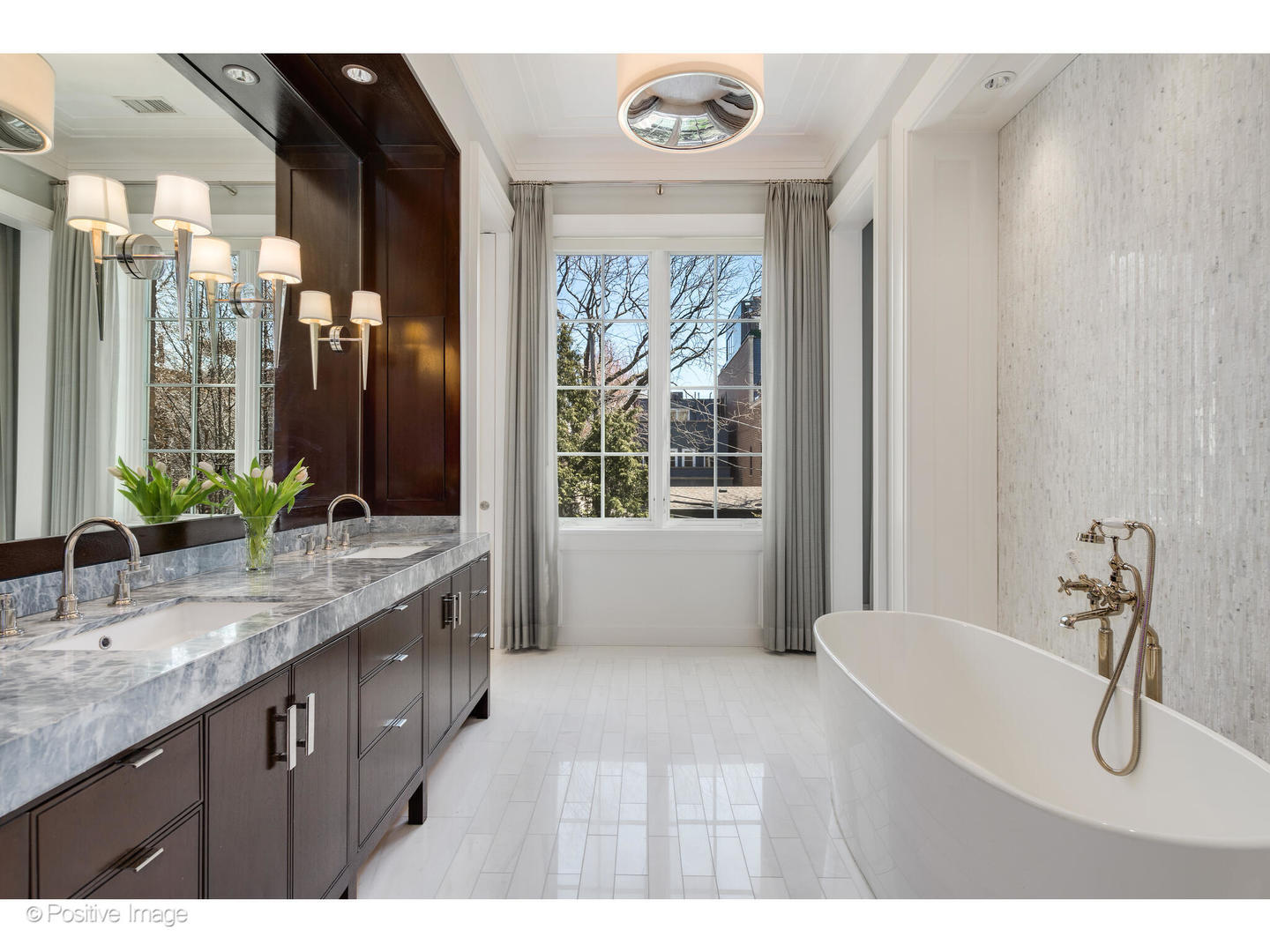 1853 N Burling St Chicago, IL 60614