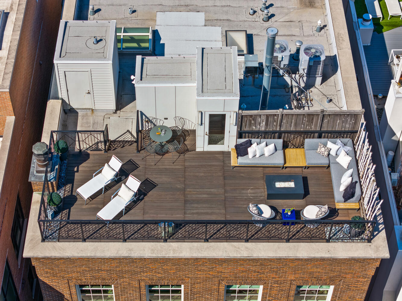 1853 N Burling St Chicago, IL 60614