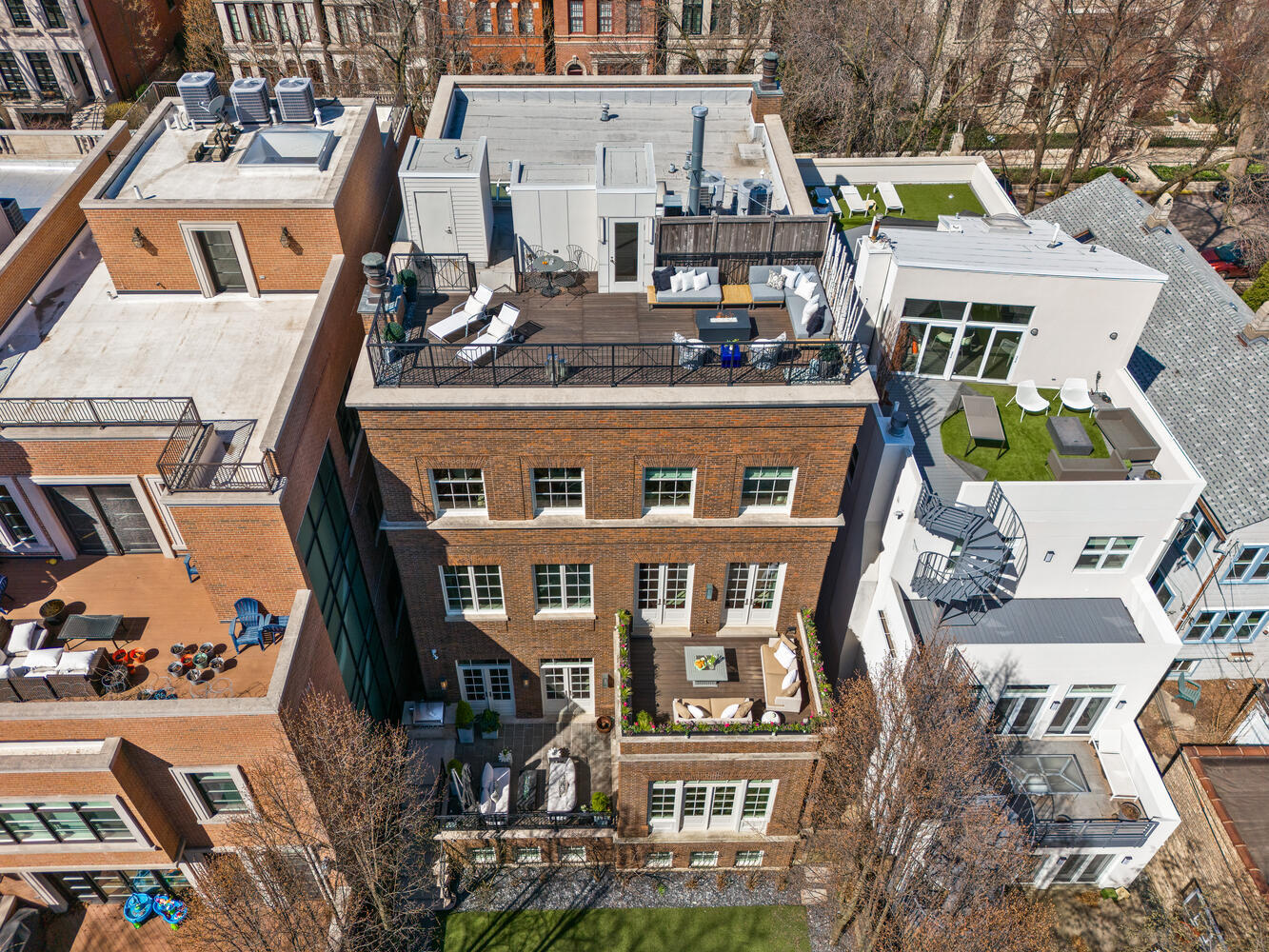 1853 N Burling St Chicago, IL 60614