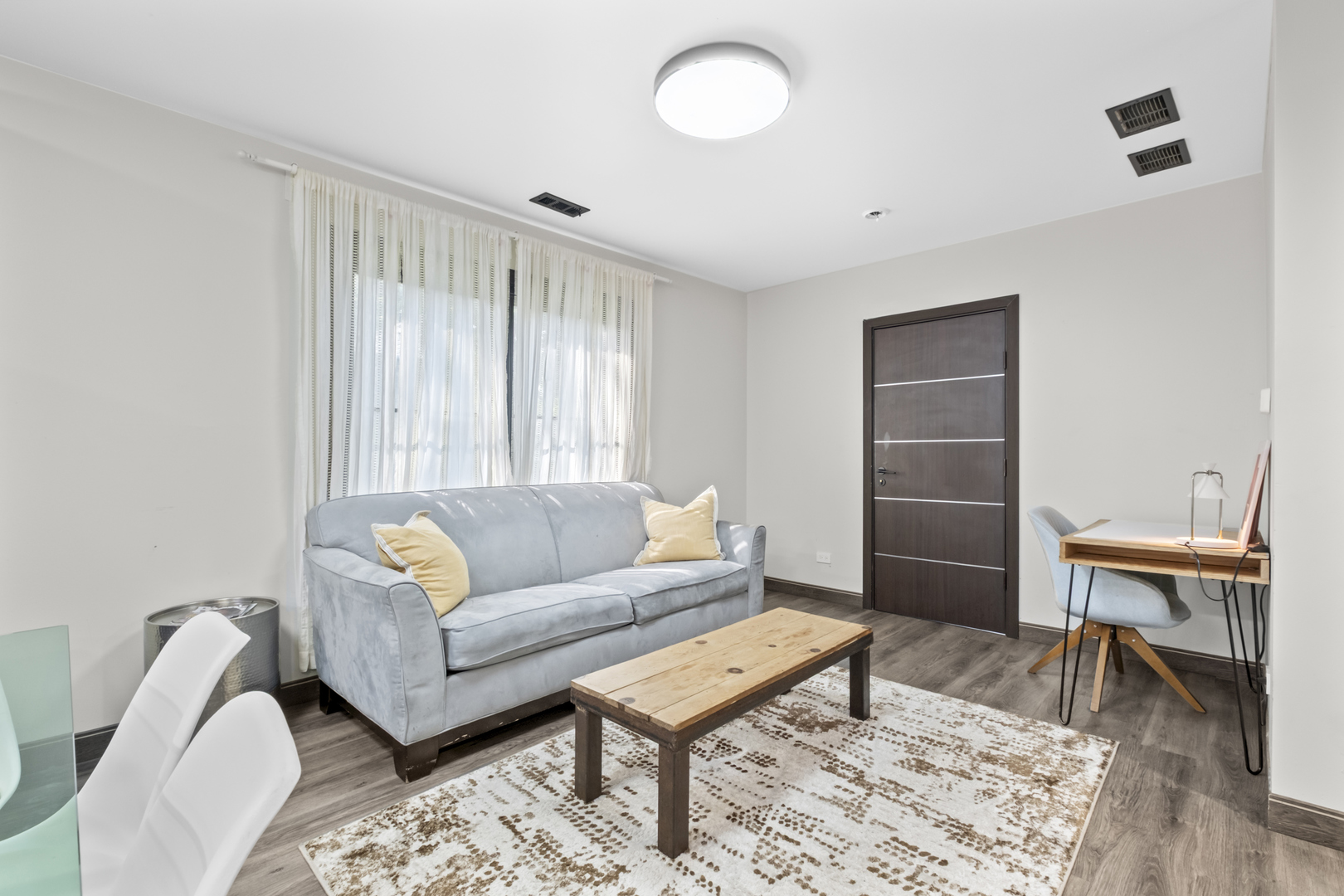 2307 Lk St #2 Evanston, IL 60201