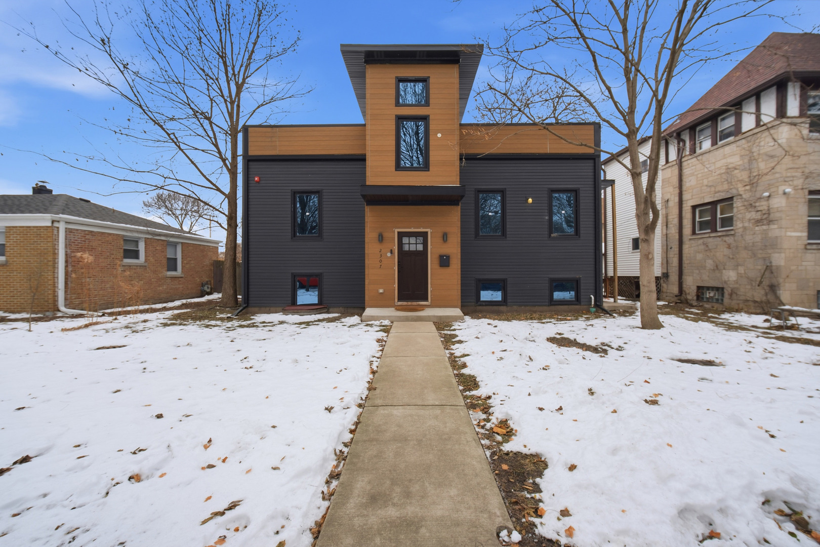 2307 Lk St #2 Evanston, IL 60201