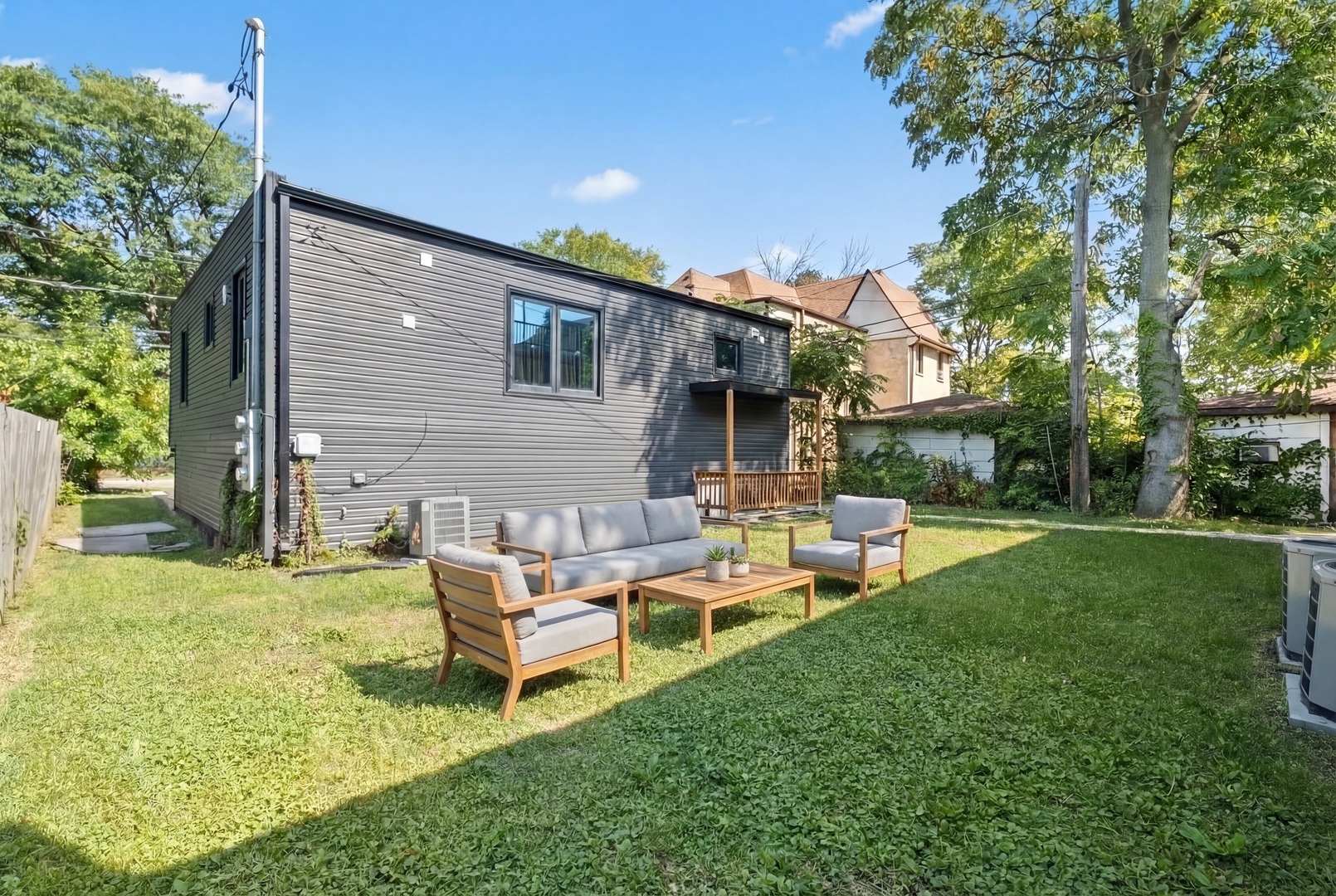 2307 Lk St #2 Evanston, IL 60201