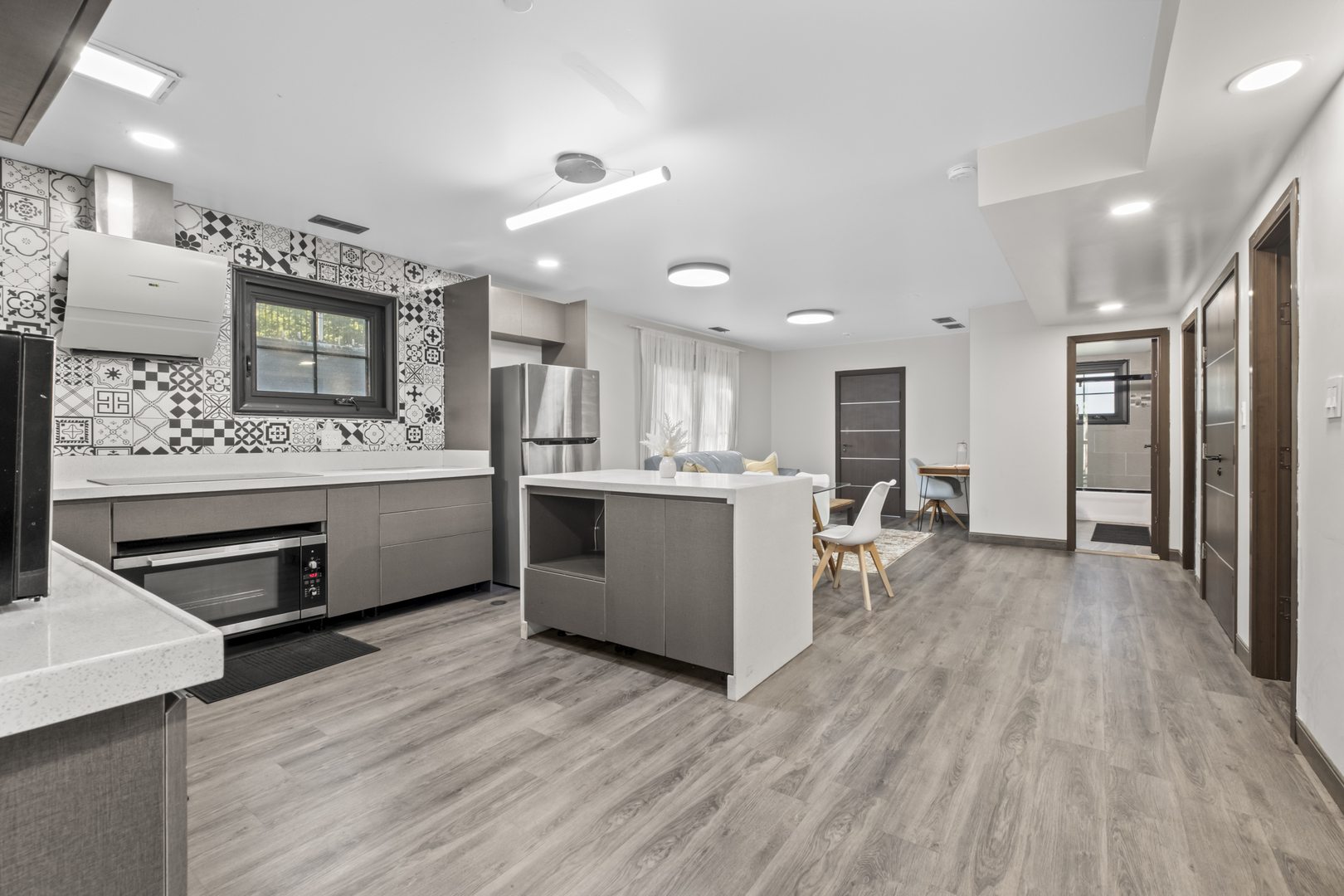 2307 Lk St #2 Evanston, IL 60201