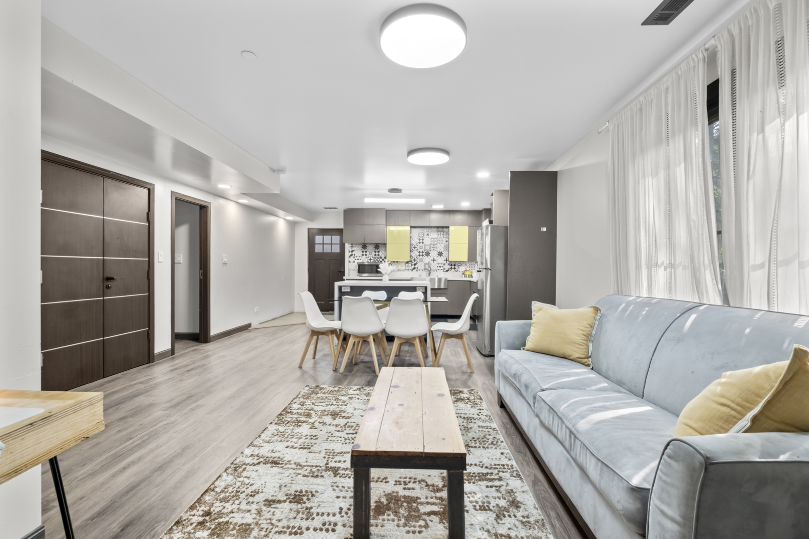 2307 Lk St #2 Evanston, IL 60201