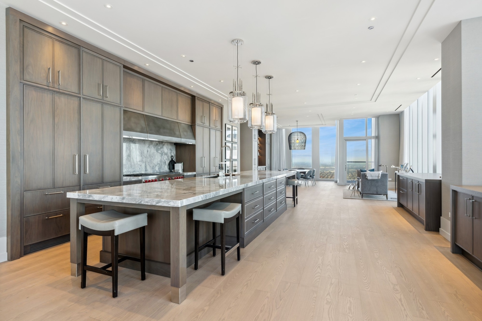 14 W Superior St #7000 Chicago, IL 60654