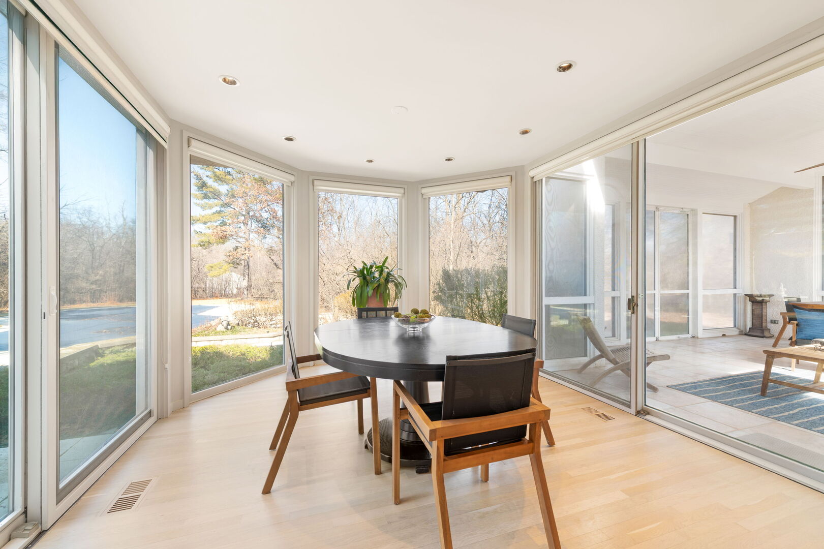 2705 Bentley Rd Highland Park, IL 60035