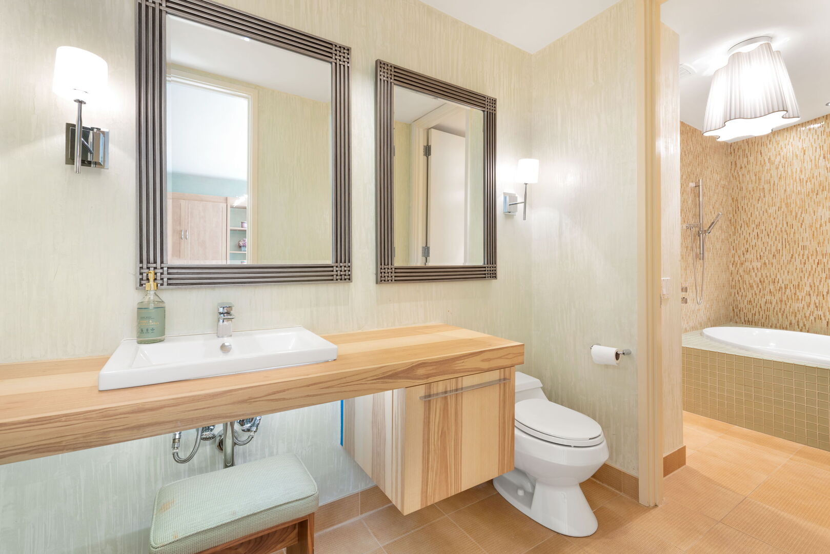 2705 Bentley Rd Highland Park, IL 60035