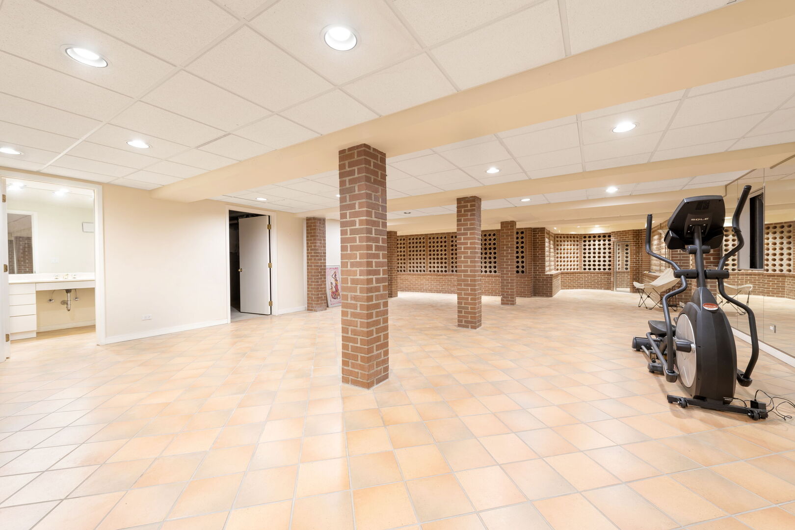 2705 Bentley Rd Highland Park, IL 60035