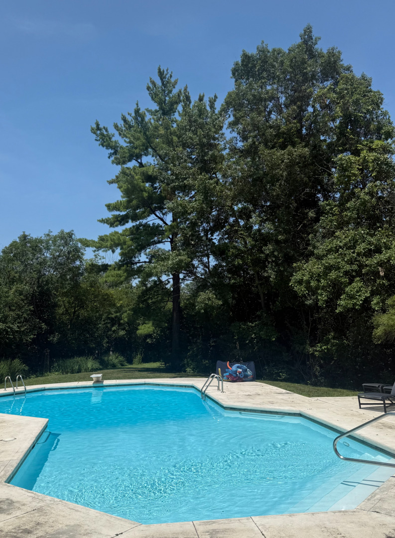 2705 Bentley Rd Highland Park, IL 60035