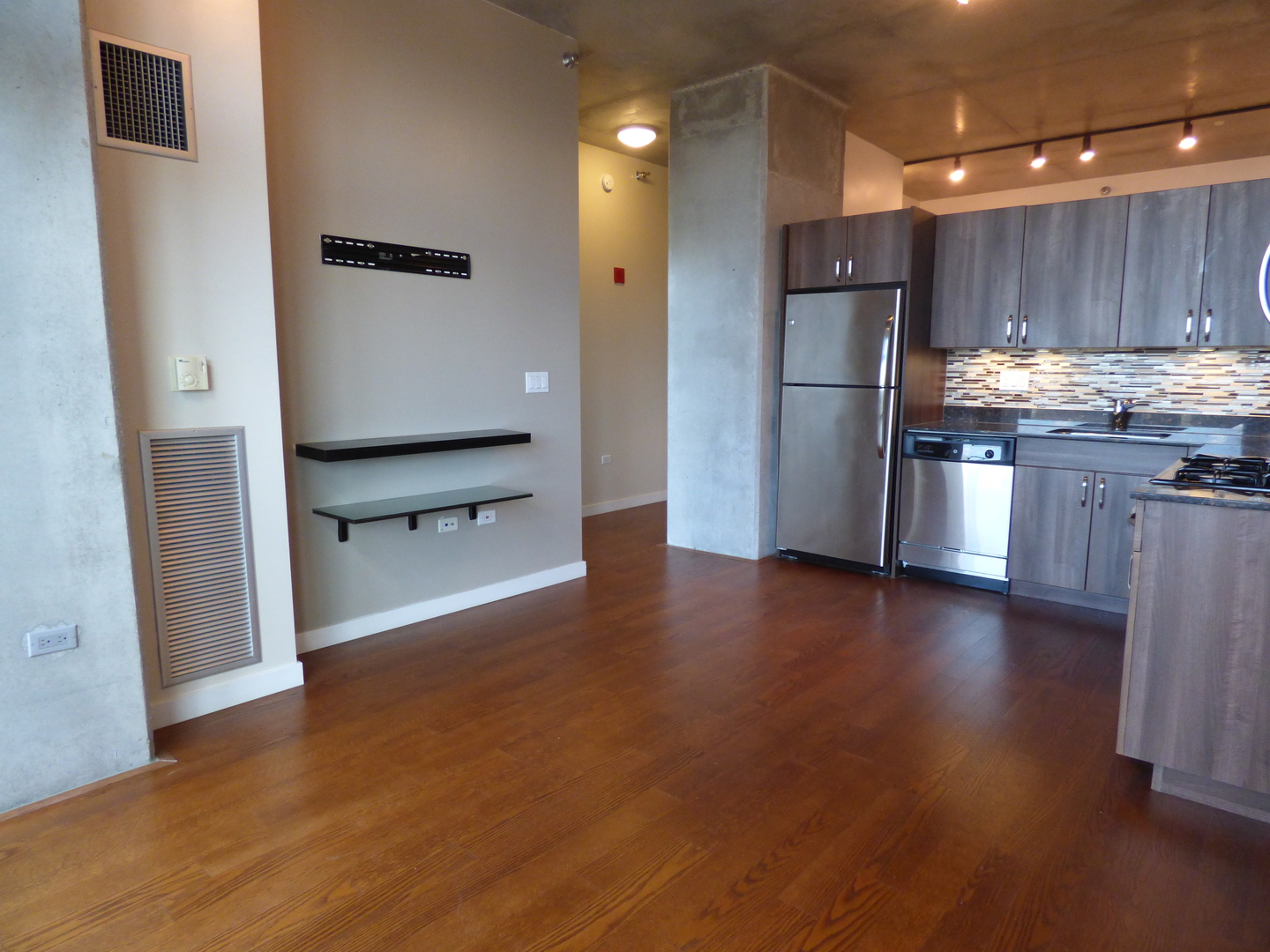 235 W Van Buren St #2104 Chicago, IL 60607