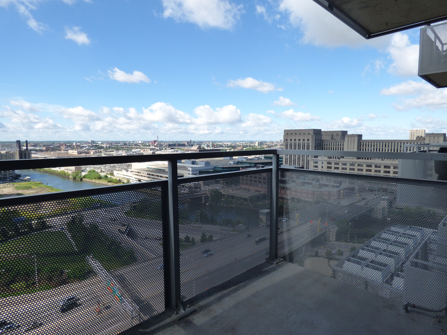 235 W Van Buren St #2104 Chicago, IL 60607