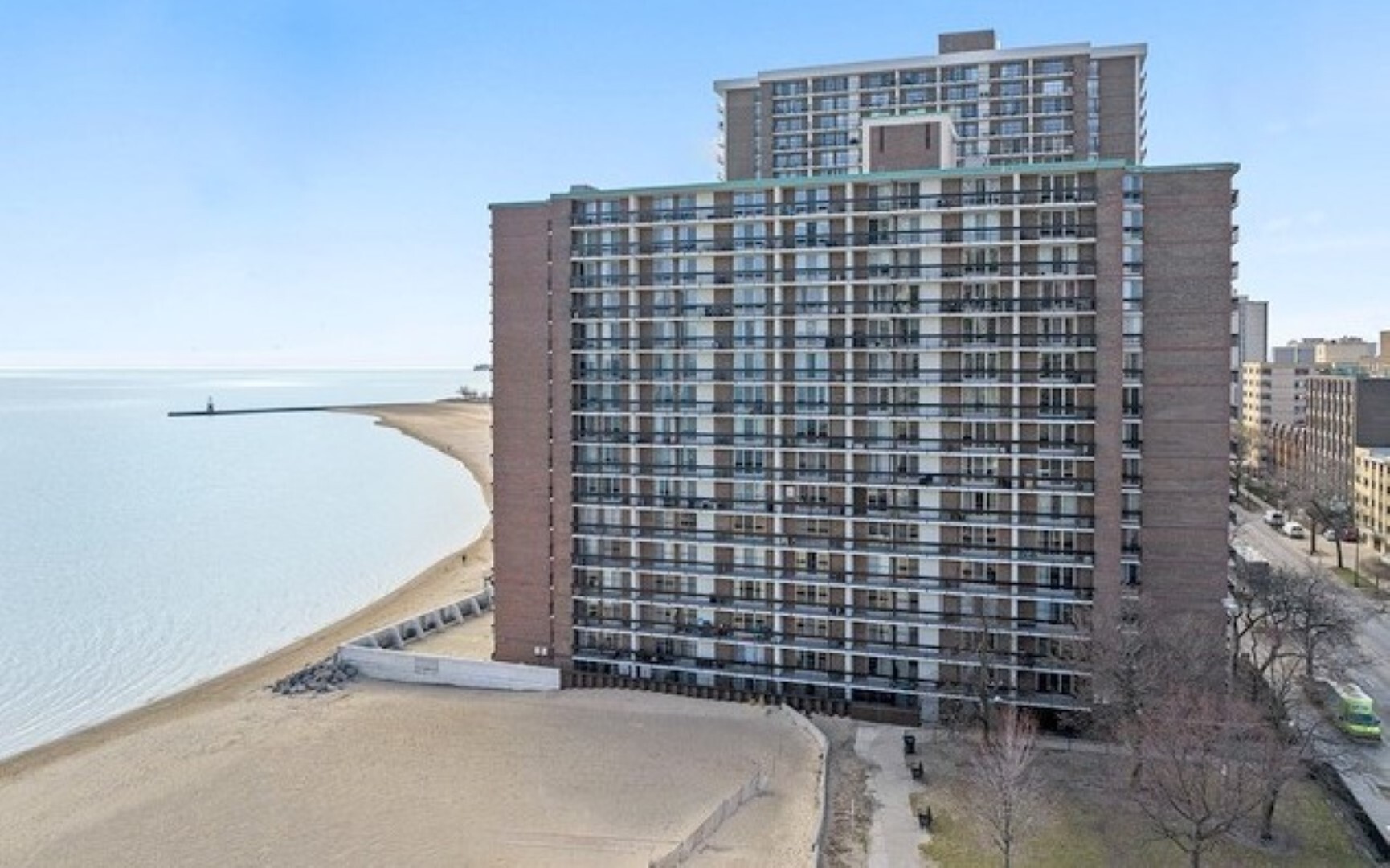 5901 N Sheridan Rd #16C