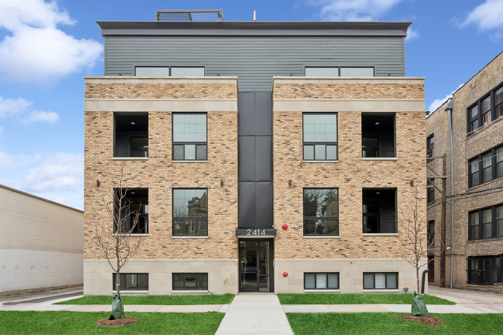 2414 N Sawyer Ave #2D