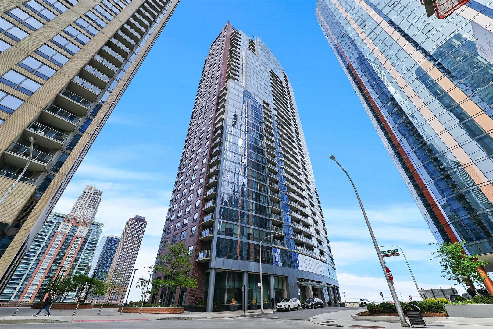 450 E Waterside Dr #906