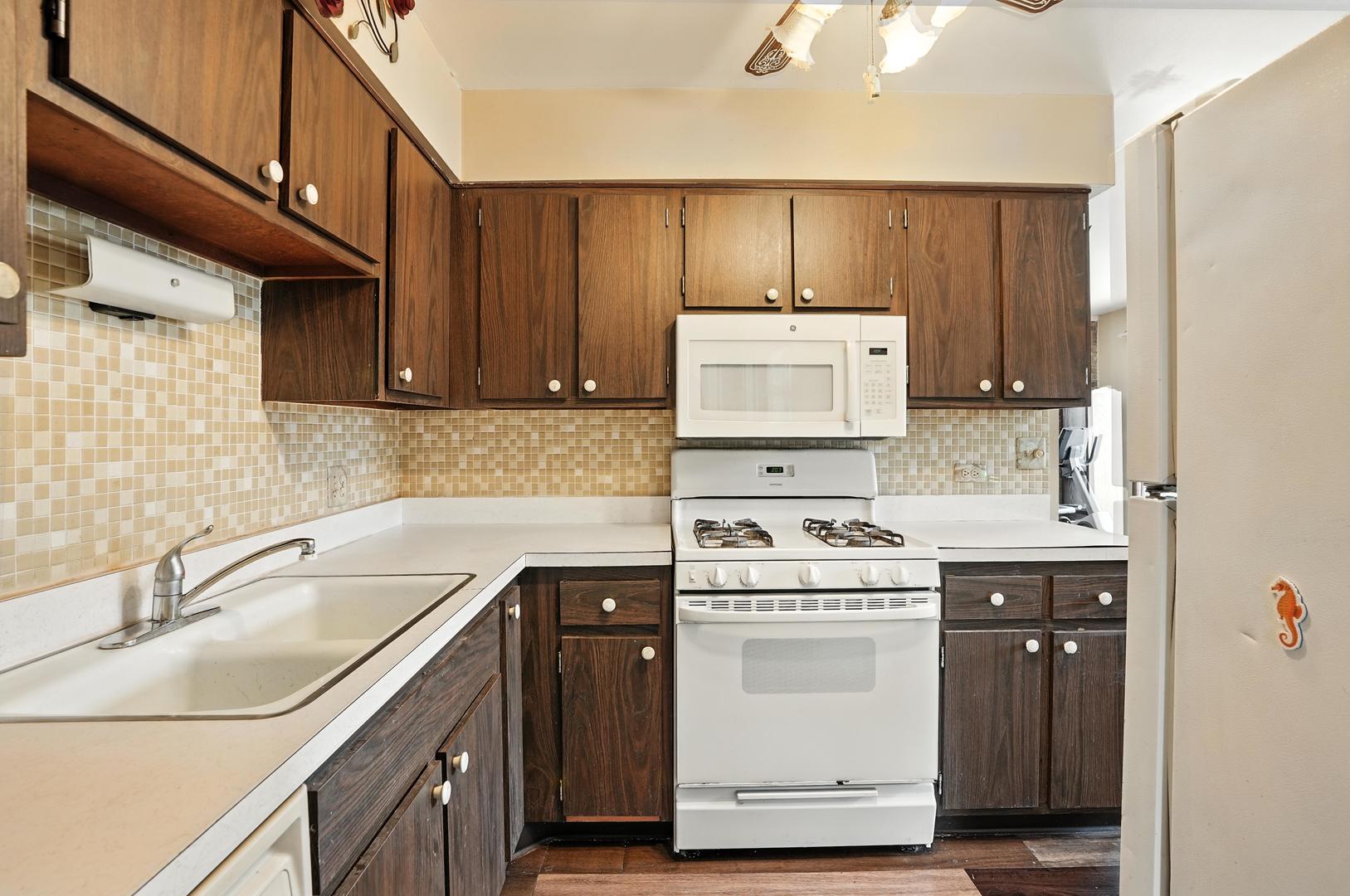 18205 Hart Dr #2B Homewood, IL 60430