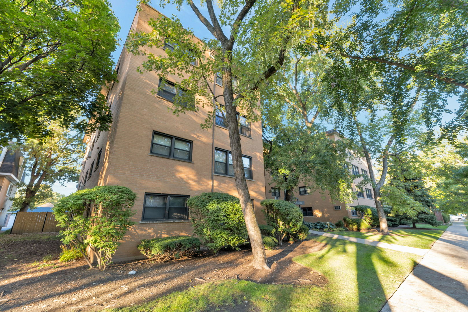 444 Washington Blvd #404 Oak Park, IL 60302