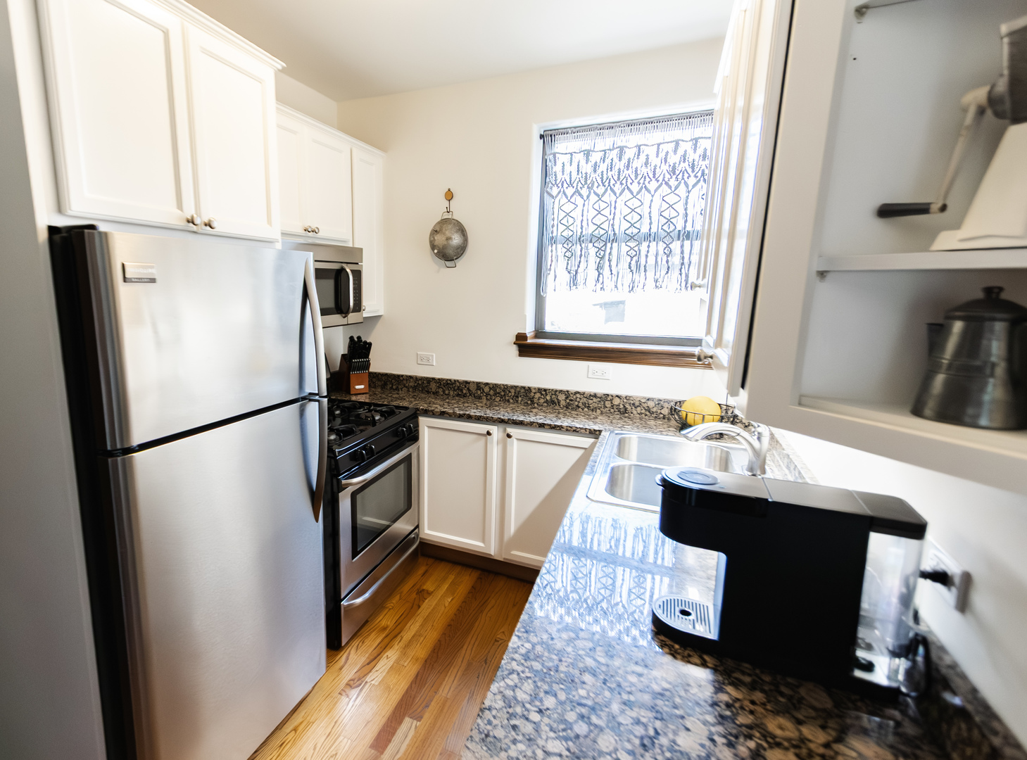 644 Harrison St #1 Oak Park, IL 60304