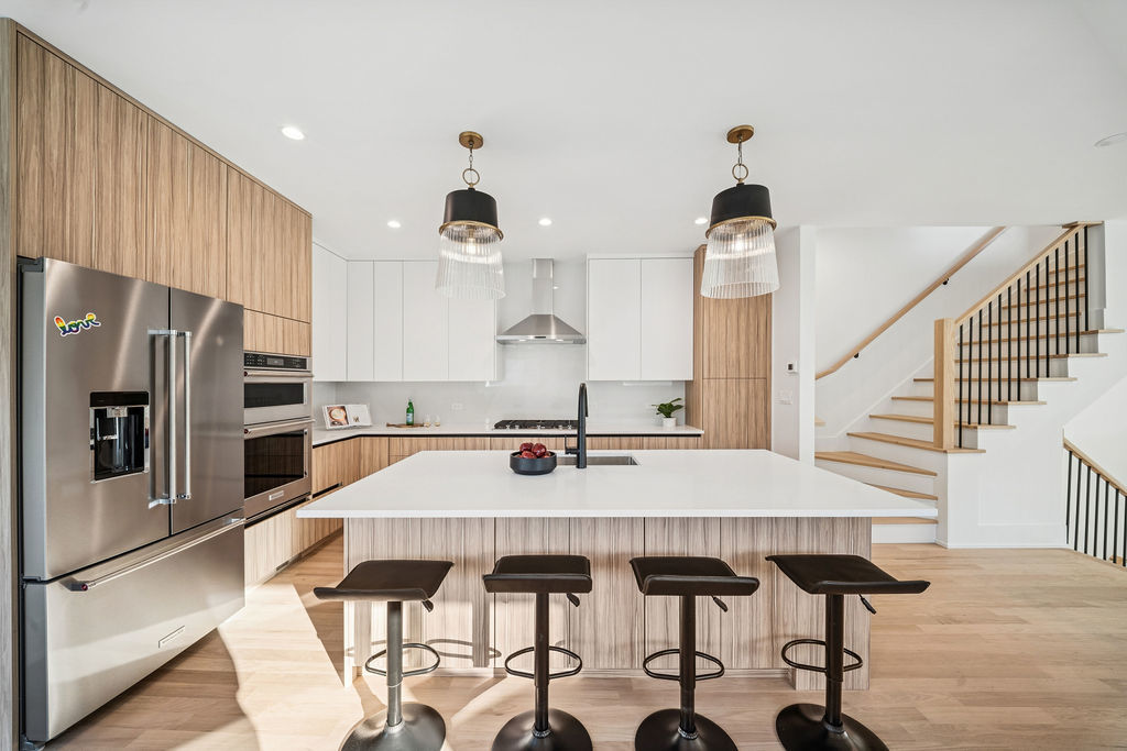 706 E 41st St Chicago, IL 60653