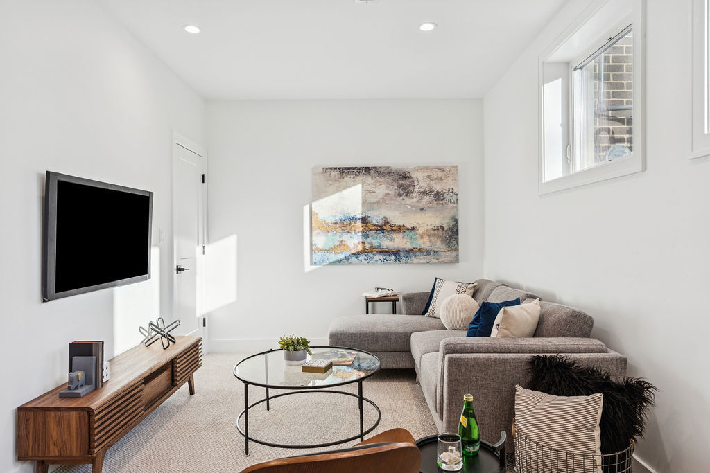 706 E 41st St Chicago, IL 60653